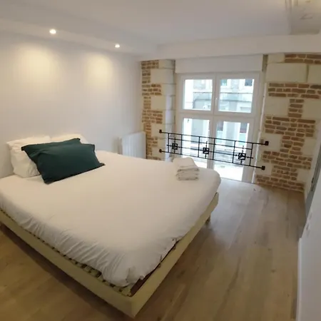 Loft Industriel - Hyper Centre Apartment